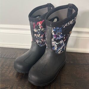 Kids 11 Bogs Black Floral Winter Boots